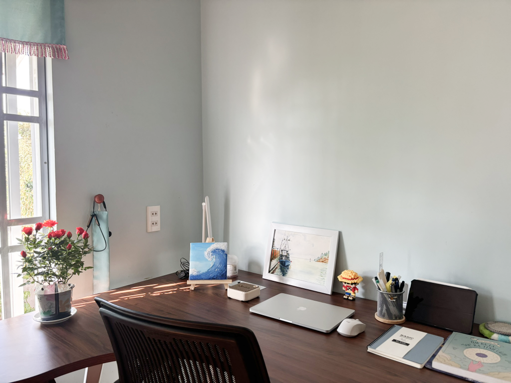 A home workspace corner